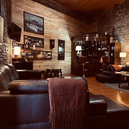 Quinta Da Casa Cimeira, Guest House, Wines & Food בית חווה