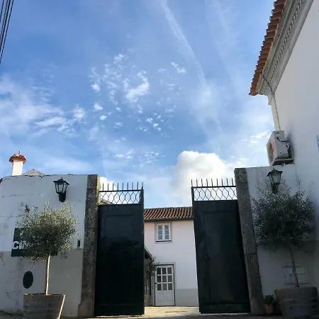Quinta Da Casa Cimeira, Guest House, Wines & Food Alojamento de Turismo Rural *