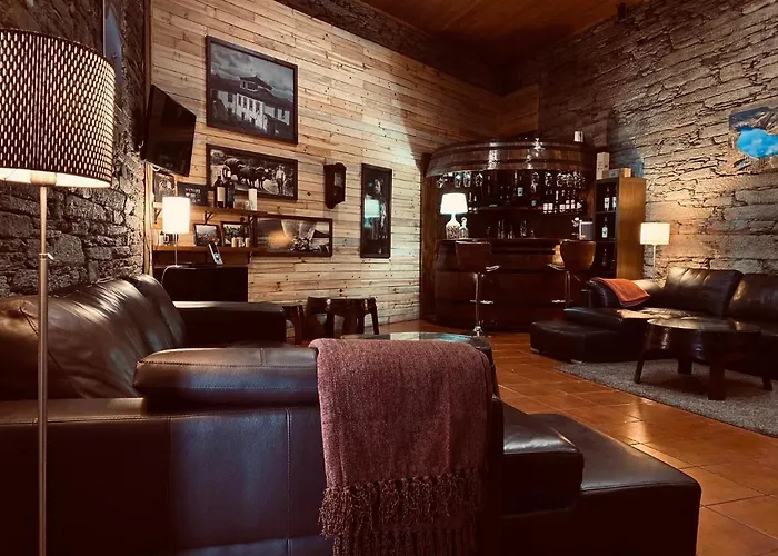 Quinta Da Casa Cimeira, Guest House, Wines & Food Bauernhof