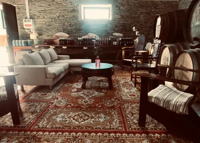 Quinta Da Casa Cimeira, Guest House, Wines & Food