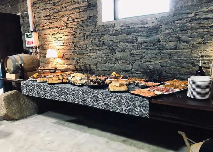 Quinta Da Casa Cimeira, Guest House, Wines & Food Фермерский дом Валенса-ду-Дору