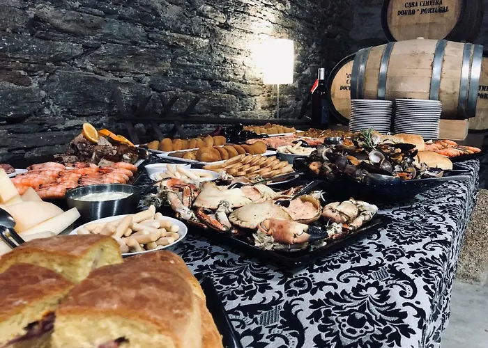 Quinta Da Casa Cimeira, Guest House, Wines & Food