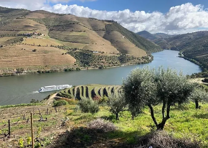 Quinta Da Casa Cimeira, Guest House, Wines & Food *